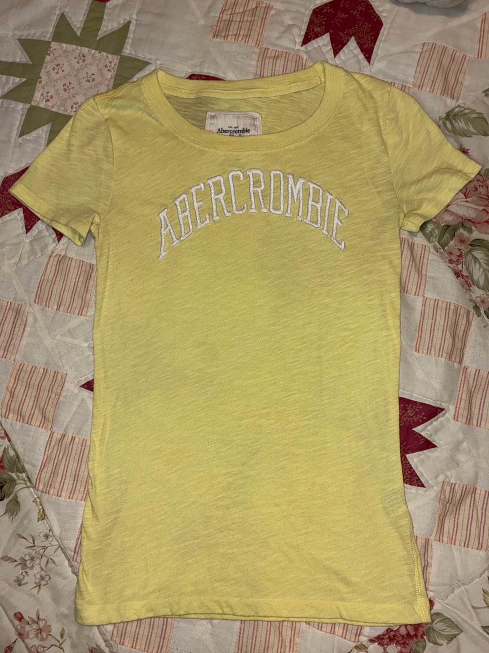 Abercrombie & Fitch Pale Yellow Logo Tee